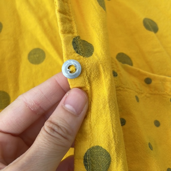 Vintage yellow polka dot button up - Picture 4 of 4